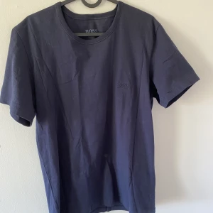 Hugo boss t shirt  - Hugo boss t shirt som är oanvänd! Storlek M. Går att diskutera priset 