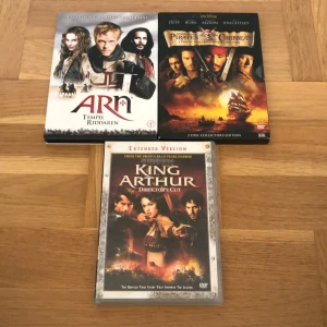 Filmer  - 3 stycken filmer. King Arthur, svarta pärlans förbannelse och tempel riddaren. 40kr/st
