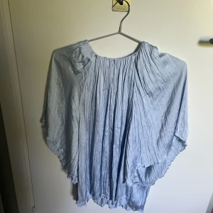 Blus från Carin Wester - Jättesöt blus från Carin Wester som aldrig är använd. Lappen kvar!❤️ 