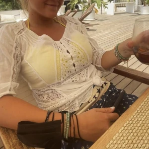 Skit najs topp  - Skit snygg topp! Perfekt till stranden på sommarn, nyskick endast använd en gång