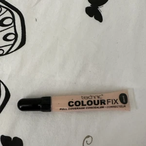 Concealer  - En concealer från dollar store, och den är provad näthat gånger👍🏻 kan mötas i Karlskoga eller Gullspång. Skicka om du har fler frågor eller vill ha mer bilder på varan❤️