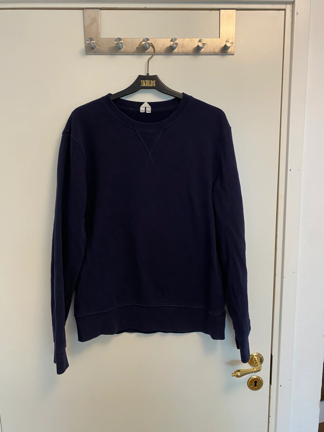 Mörkblå sweatshirt