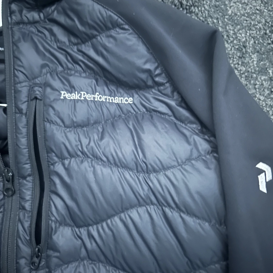 Svart Peak Performance Jacka - 91