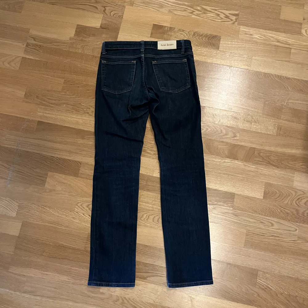 Acne jeans strl 28/32. Jeans & Byxor.