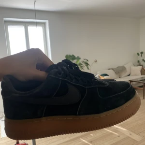 Nike air Force  - Nikes i använt men bra skick. 