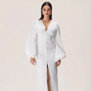 Adoore Positano dress  - Adoore Positano Dress strlk 38. Otroligt fin klänning. Oanvänd men prislappen är borttagen (finns sparade om man vill ha dem).   Är för närvarande slutsåld på Adoores egna hemsida!