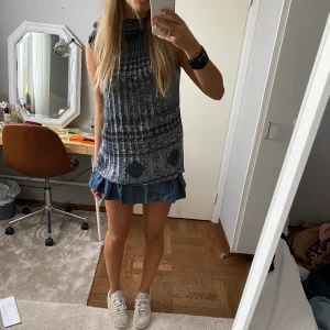 Halterneck - Plisserad halterneck topp. Så fin till sommaren. Frakt ingår inte