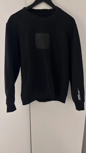Cp Company crewneck - Cond 10/10 tröjan är i nyskick helt felfri 