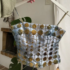 Häftig topp - För liten för mig så nu kan den bli din 