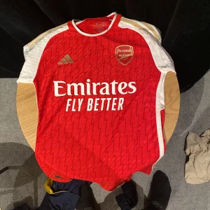 Arsenal hemma ställ 2023 - Den passade inte mig när den kom fram så har inte använt den något