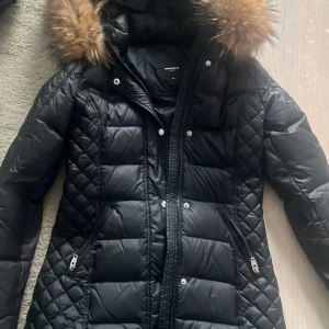 Helt ny jacka  - Helt ny rock and blue jacka säljs pågrund av fel storlek. 