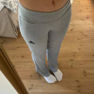 Jag har inte använt dom mer en två gånger är från addidas💋✌️dom är i storlek 164 men passar även mig som är 170 s/xs jätte bra