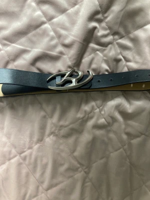 Bälte  - Snyggt bälte knappt använt.