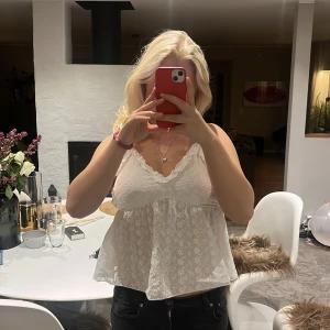 Topp  - Superfin topp med volanger🩷