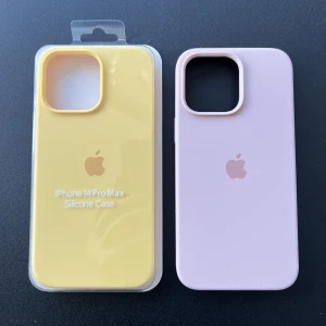 APPLE SKAL  - Apple skal till IPHONE 14 PRO MAX. Aldrig använda då jag köpte fel modell. 200kr styck eller båda för 350kr. De rosa skalet saknar tyvärr sin förpackning. Köparen står för frakten 🧸