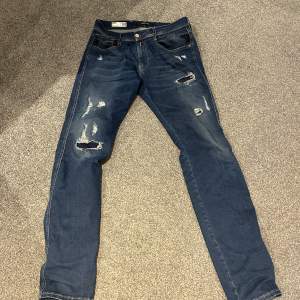 Ett par sjukt fräscha jeans från Replay🪩skick 10/10 🪩nypris 1900kr🪩storlek 32