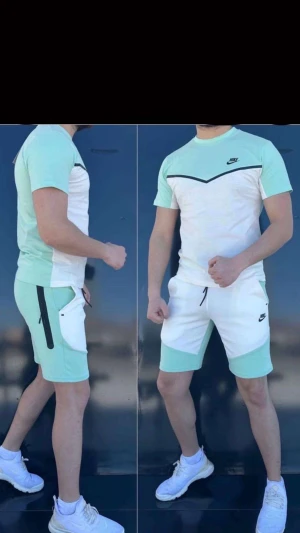Nike Teach t-shirt och shorts - Nästan helt nya man kan köpa båda färgerna för 1000 eller 1 för 500