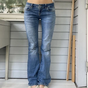 LTB jeans - Superfina lågmidjade bootcut jeans från LTB, W27 L34 Jag är 166 o på mig är de lite långa