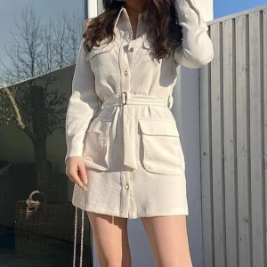 Skjortklänning Zara - Endast använd 1 gång. Som ny Storlek S passar XS. Nypris 600kr