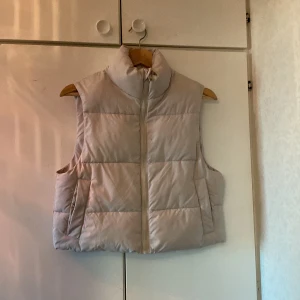 Väst  - Gullig väst ifrån lager157💗