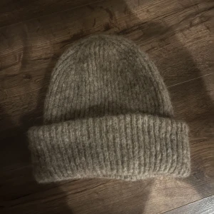 Superfin mössa - Så fin mössa, nyskick!!