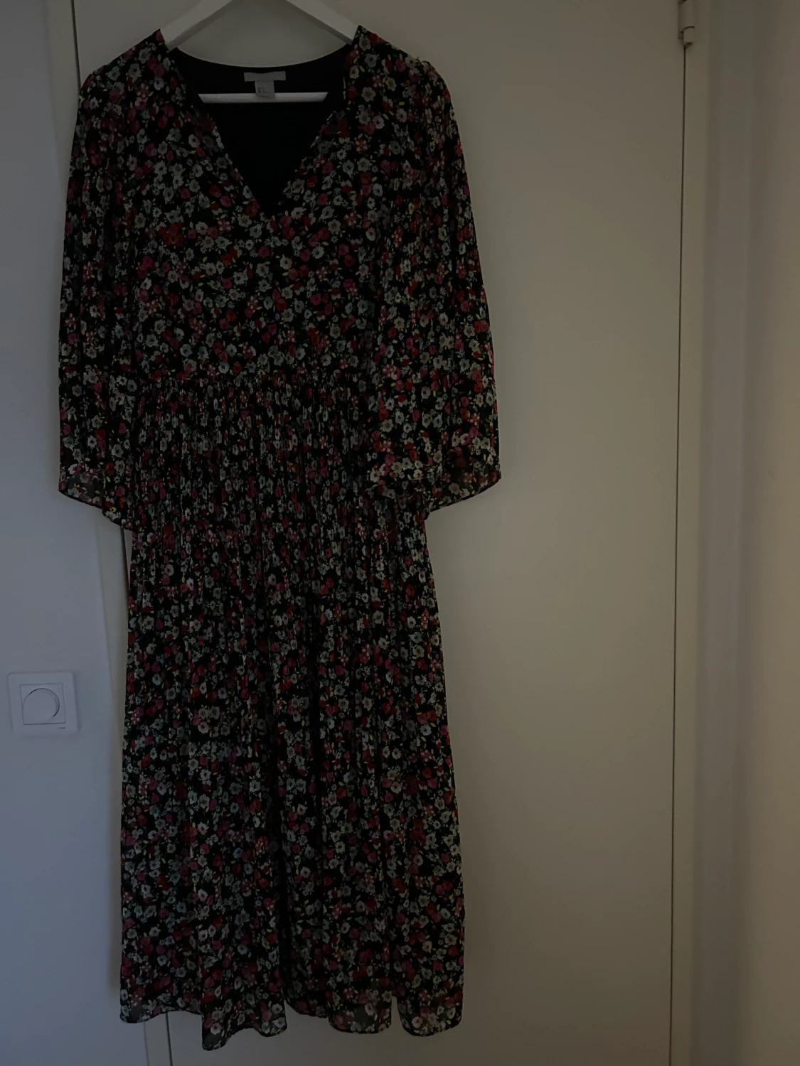 Plisserad blommönstrad klänning🥰