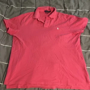 Ralph lauren pike  - Storlek XL men passar även XXL  Använd ett par gånger inga fläckar eller liknande. Skick 9/10