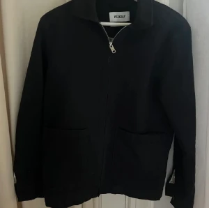 Weekday jacka  - Nästan aldrig använd. Sitter också som S