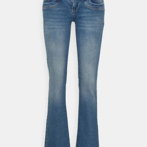 LTB jeans - Säljer mina ltb då dom är försmå. Skriv till mig för fler bilder. Storlek 24/30 men sitter som 25/30🩷