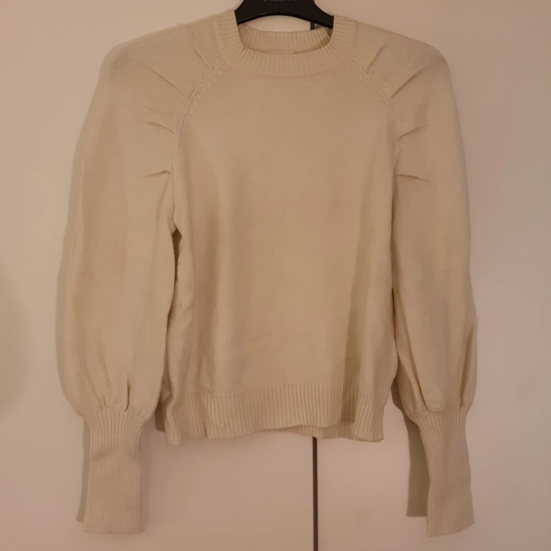 Oanvänd/nyskick tröja från Vila 