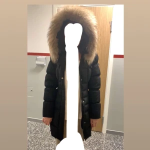 Hollies jacka  - Storlek 34, i gott skick, Hollies äkta päls 