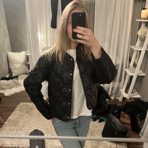 Mango jacka - Superfin jacka från mango!!! Jättebra skick 💖💖💖