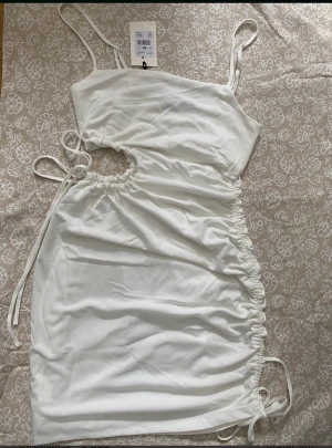 Ny klänning Bikbok storlek S - Klänning Bikbok Dk Zoey  Nypris 399kr