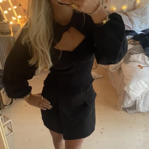 Topp - Jätte snygg blus, köpt i London och väldigt sällsynt 💘💘