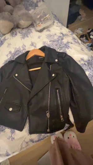 En jätte fin skinnjacka❤️❤️ - Jag säljer denna då pga jag ska köpa en annan sak❤️❤️