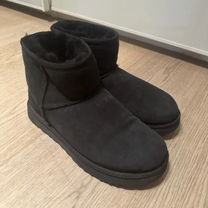 Uggs - Bra skick, bara använda några gånger! Storlek 37. Äkta 