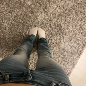 Low waist jeans  - Lågmidjade jeans boot cut från hm. Använda 1 gång. 