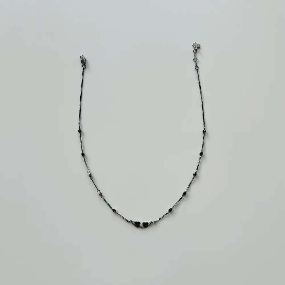 Halsband från Zadig i fint skick 💕💕Nypris ca 1370 kr . Accessoarer.