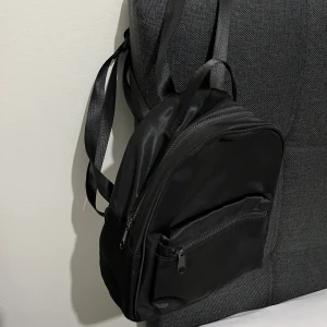 Mini ryggsäck  - Väldigt lätt o smidig mini väska