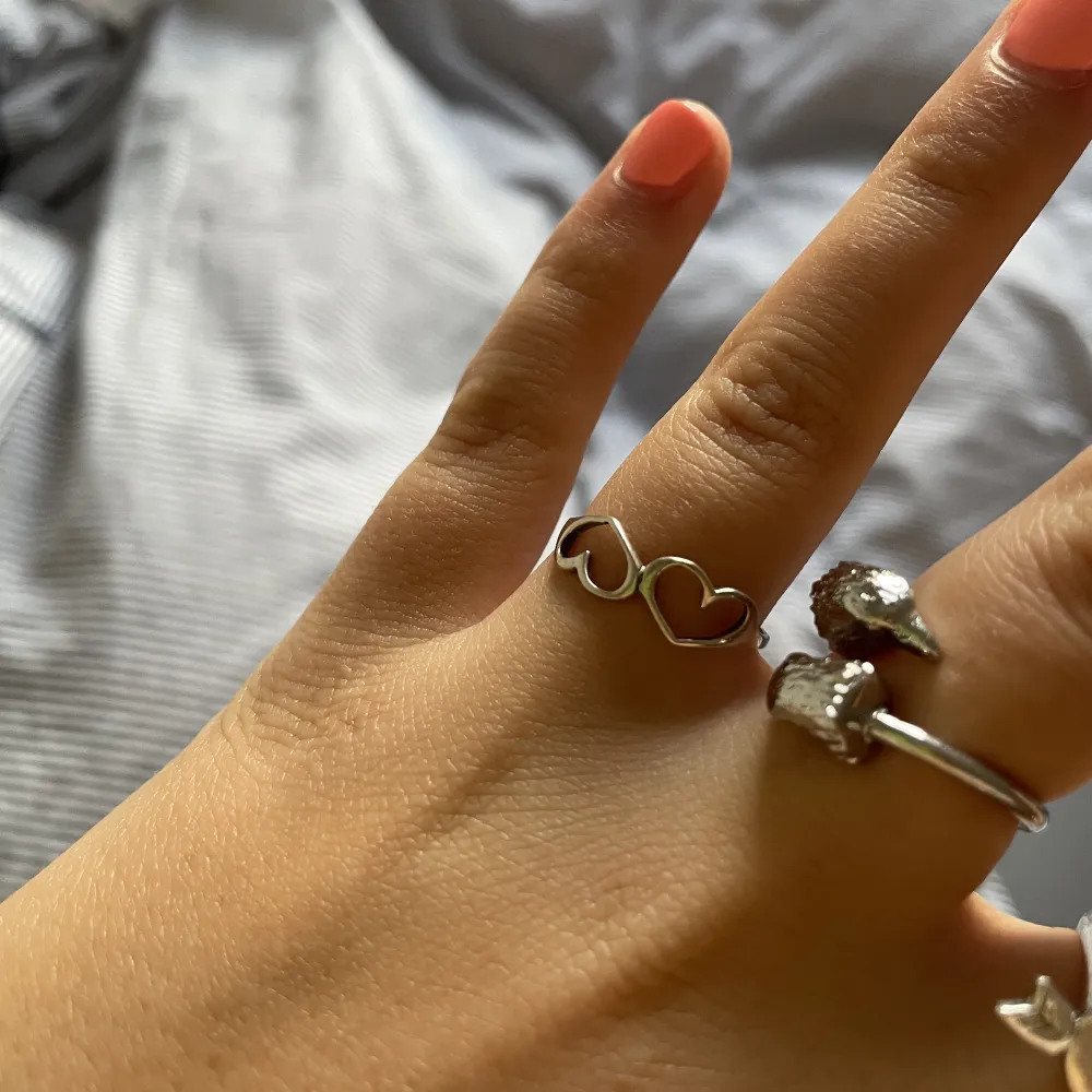 två super fina silver ringar (100kr styck). Accessoarer.