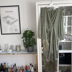 Klänning XL - Säljer helt oanvänd klänning