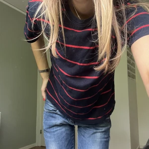 Stickad tshirt  - Cool stickad tshirt från zara!