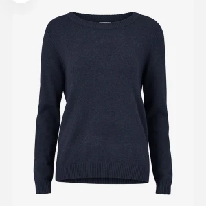 Tröja - En stickad blå tröja från vila i storlek S. Knappt använd