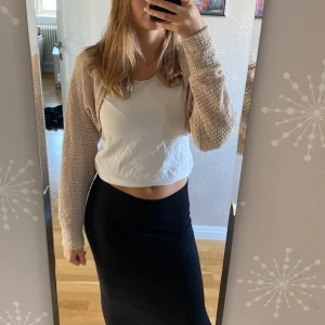 Kofta  - En fin virkad kofta!! Den är i fint skick