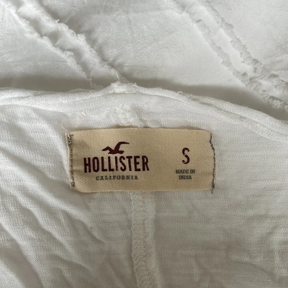 En topp från Hollister. Endast testad. Storlek S. Toppar.