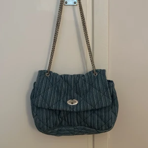 Beck sönderdergaard väska - Säljer denna superfina väska som tyvärr inte kommer till användning längre. Väskan är i perfekt skick och använd ett fåtal gånger.