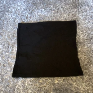 Tubetopp - Säljer eftersom jag har liknande och denna inte kommer till användning, aldrig använd