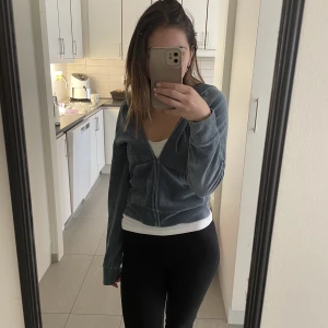 Cubus Sweatshirt - Säljer denna mörkgröna sweatshirt från Cubus i strl XS pga ingen användning🩷💕