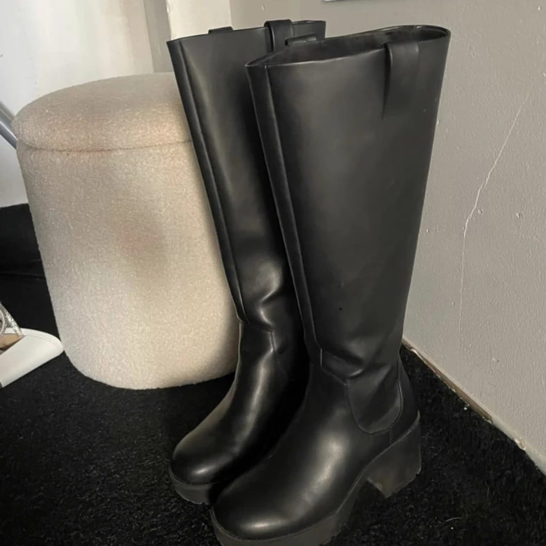 Klassiska knähöga stövlar, storlek 37. - 90