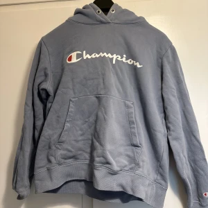 Champion hoodie - Super fin champion hoodie i en fin blå nyans
